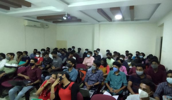 Internship/projects in noida